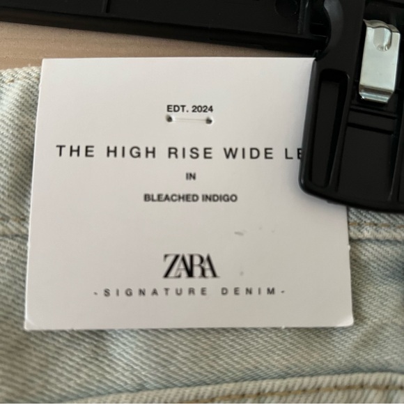 Zara High Rise Wide Leg Jean in Bleached Indigo - Picture 2 of 4